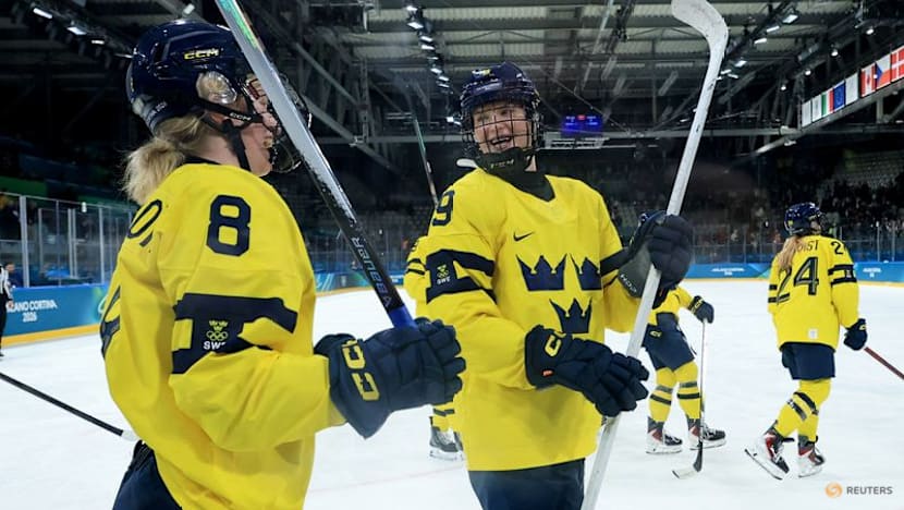 Ice hockey-Heartbroken Czechs left to rue power play misses after quarter-final defeat