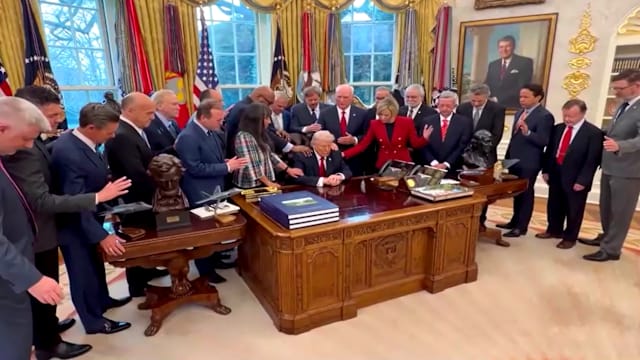 美伊冲突升温 特朗普邀牧师白宫祈福