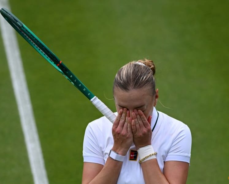 Family and friends fuel Anisimova's new Wimbledon bid after final heartbreak