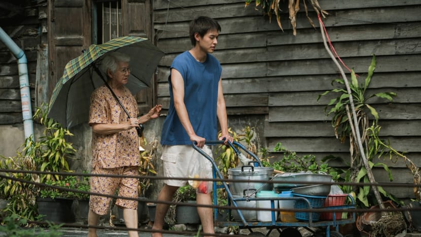 Review film How To Make Millions Before Grandma Dies: siap-siap berderai air mata