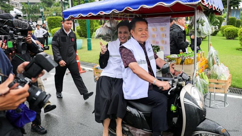 Thai consumer confidence drops to lowest in 8 months in April, survey shows