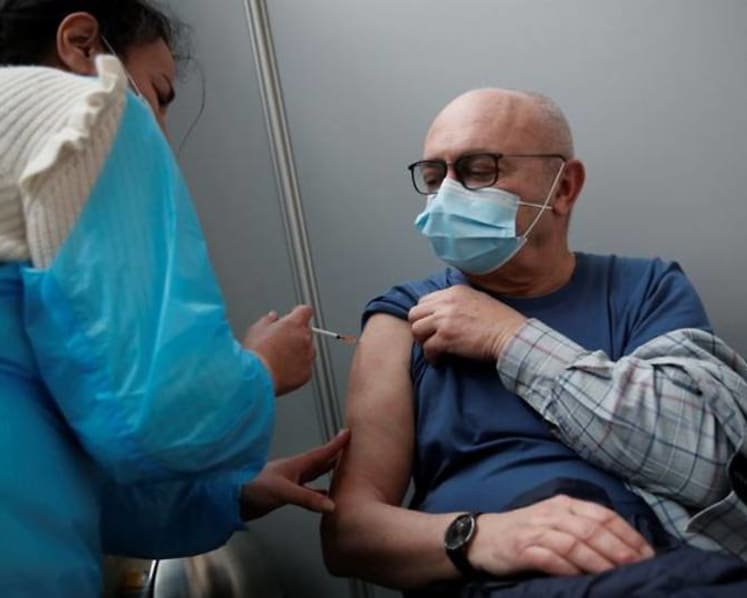 France recommends 1 dose of vaccine for people who had COVID-19