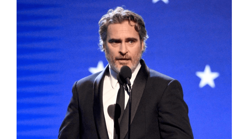 Joaquin Phoenix thanks mom in Critics' Choice Awards speech for Best Actor
