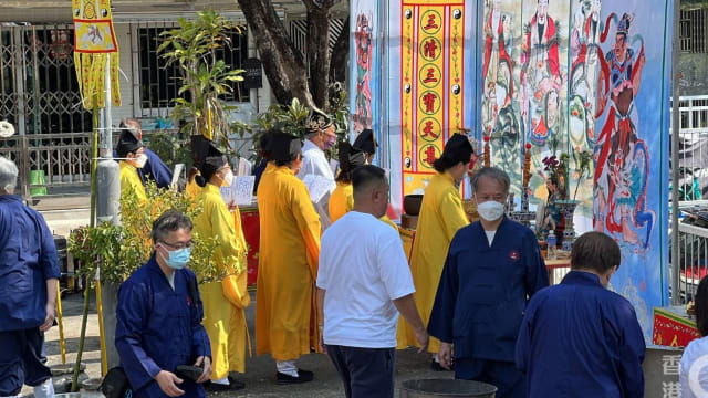 蔡天凤案发村庄今办八小时法事 凶案后有村民靠药物入眠