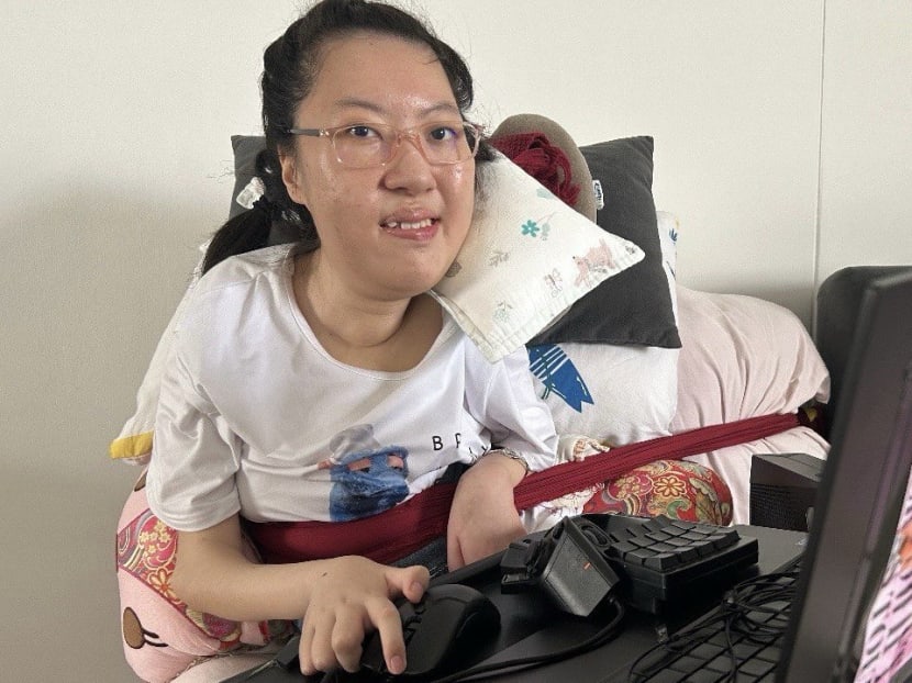 From her one-handed keyboard, this 25-year-old gamer and disability advocate is championing inclusivity From her one-handed keyboard, this 25-year-old gamer and disability advocate is championing inclusivity