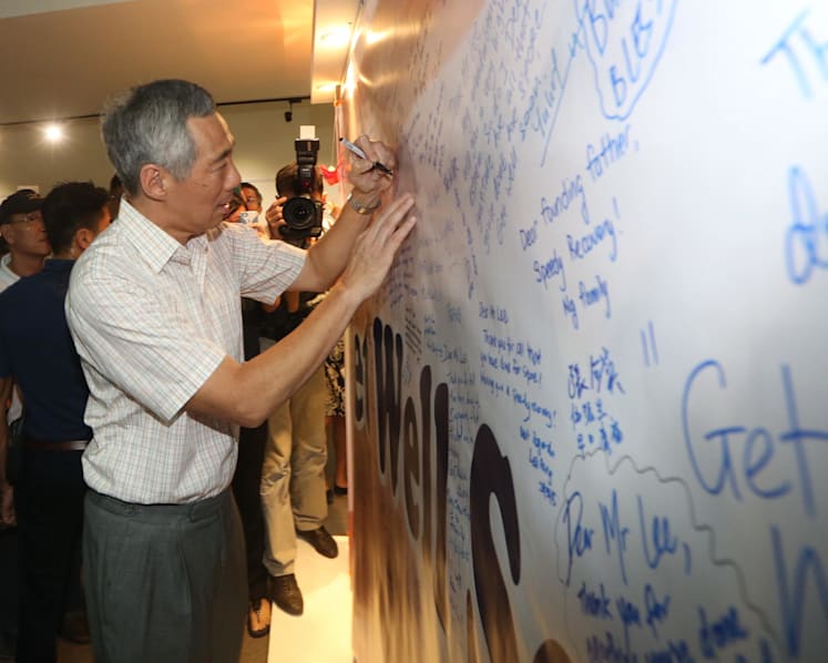 PM Lee meets with well-wishers at Tanjong Pager CC; pens get-well note for Mr Lee Kuan Yew