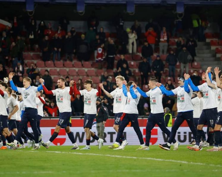 Physical Czechs will look to win ugly to qualify from Group A