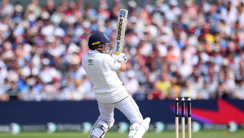 Record-breaking Root puts England in control and in sight of series win