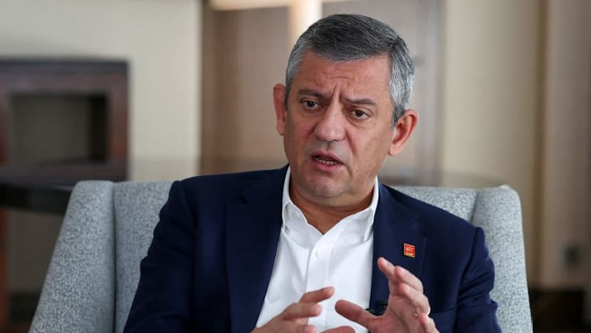 Turkey orders police to evict ousted opposition leadership from headquarters