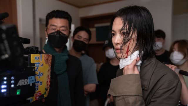 走路有风！“The Glory”宋慧乔8款“复仇风衣”又美又飒