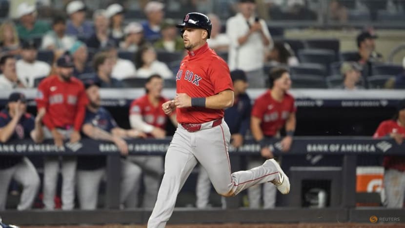 Red Sox activate 1B Nathaniel Lowe from paternity list