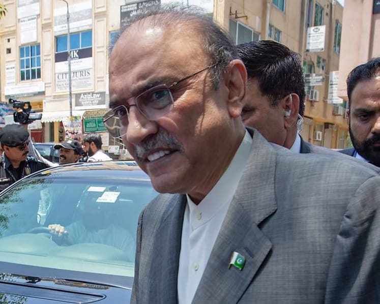 Pakistan officially charges ex-president Zardari for graft