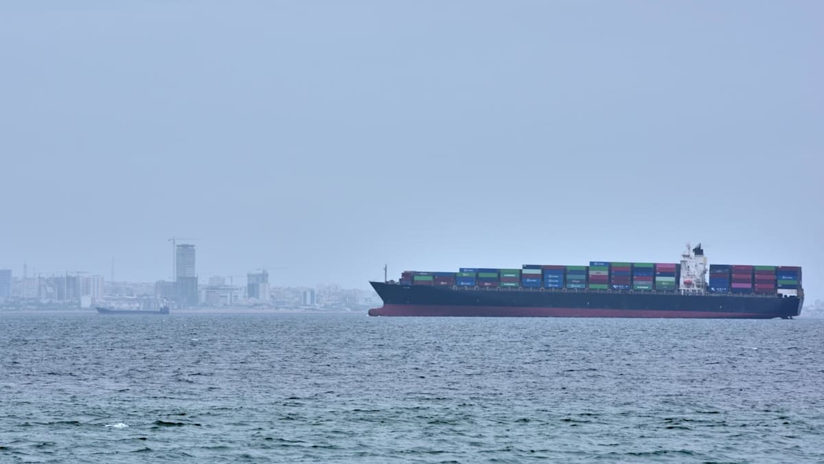 US, Iran signal war readiness as ceasefire deadline looms