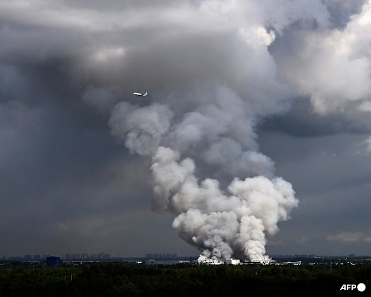 At least 21 killed in Russian and Ukrainian long-range strikes