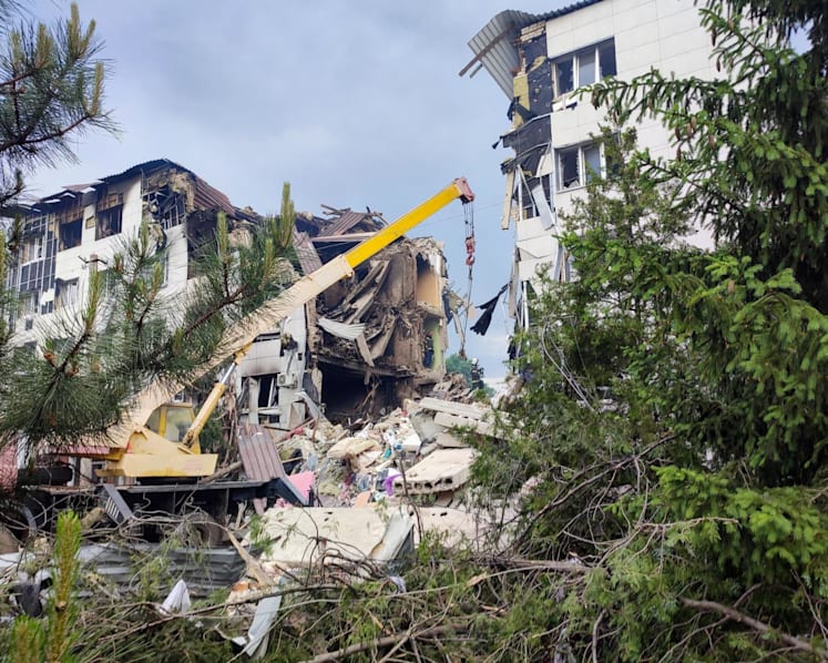 Putin accuses Ukraine of deadly attack on student dorm, orders military to prepare options