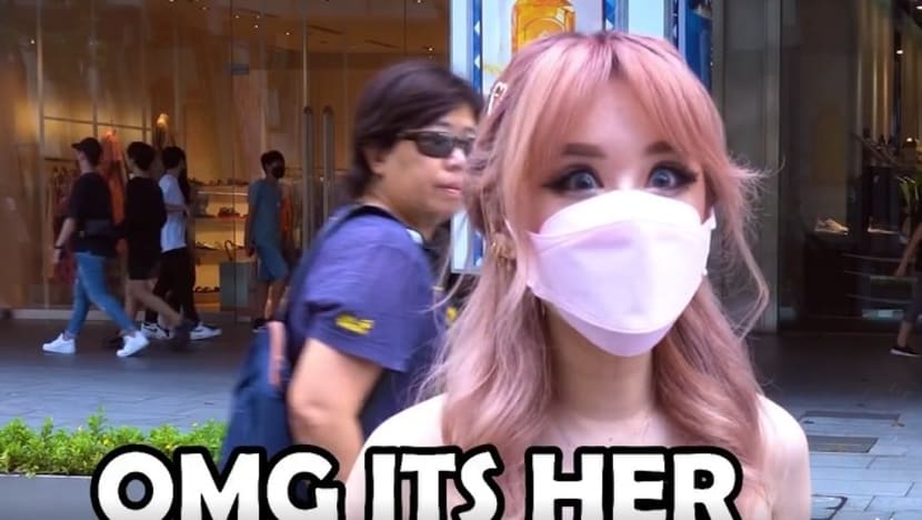 'Badge lady' Phoon Chiu Yoke claims trial for going maskless again, influencer Xiaxue takes witness stand 'Badge lady' Phoon Chiu Yoke claims trial for going maskless again, influencer Xiaxue takes witness stand