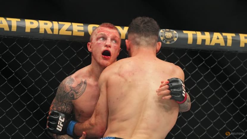 Mason Jones takes decision in bloody win over Axel Sola at UFC London