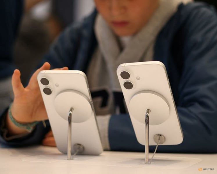 Apple and Google agree app store changes to appease UK regulator