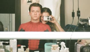 Rumor sudah menikah, Zendaya ungkap rasanya syuting bareng Tom Holland: 'Kayak pulang ke rumah'
