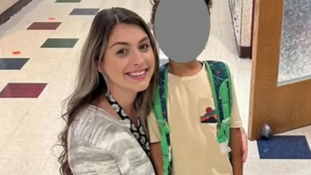 车子遇劫儿子还在车上 美国单亲妈妈跳上引擎盖被抛飞