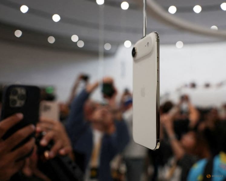 Commentary: Who actually wants a thinner iPhone?