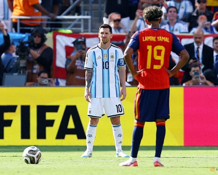 World Cup final between 10-man Argentina and Spain goes to extra time