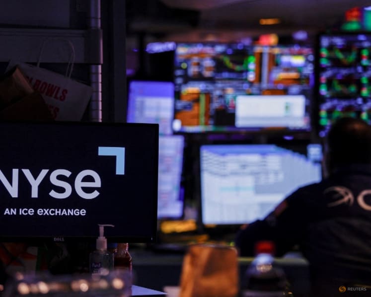 Wall Street jumps, oil lower ahead of Fed vote next week