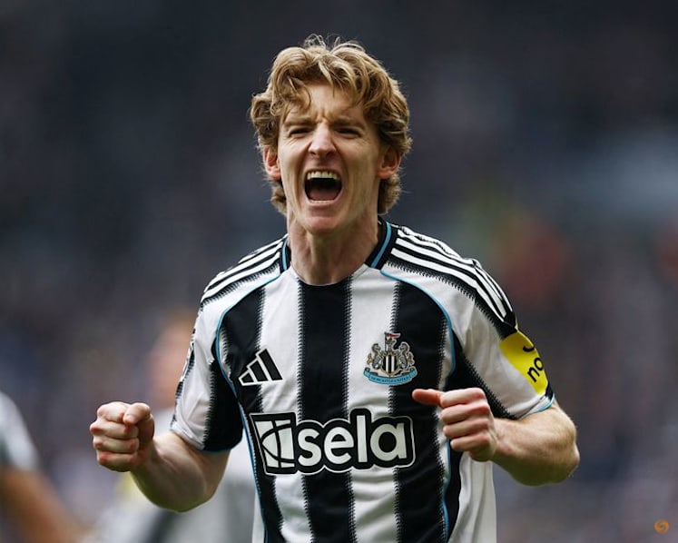 Newcastle and England winger Gordon heading to Barcelona for a medical