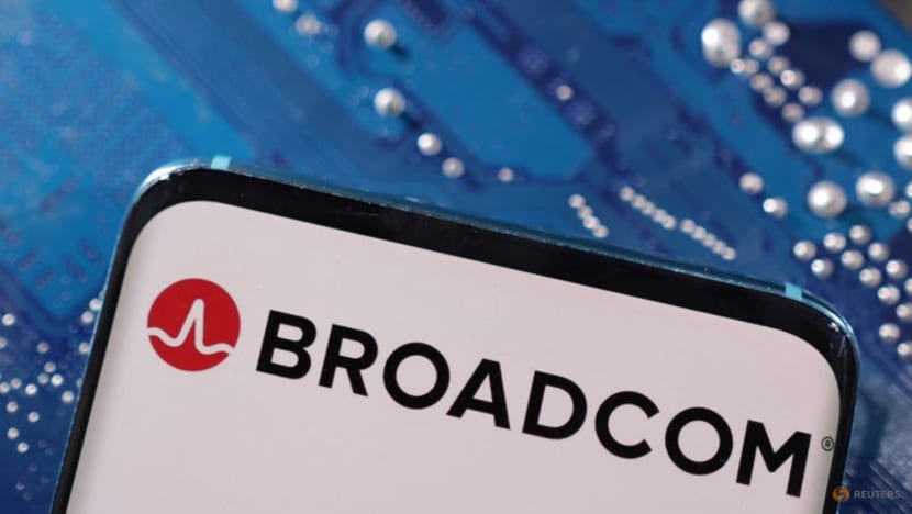 Broadcom forecasts Q1 revenue above estimates on strong AI chip demand Broadcom forecasts Q1 revenue above estimates on strong AI chip demand