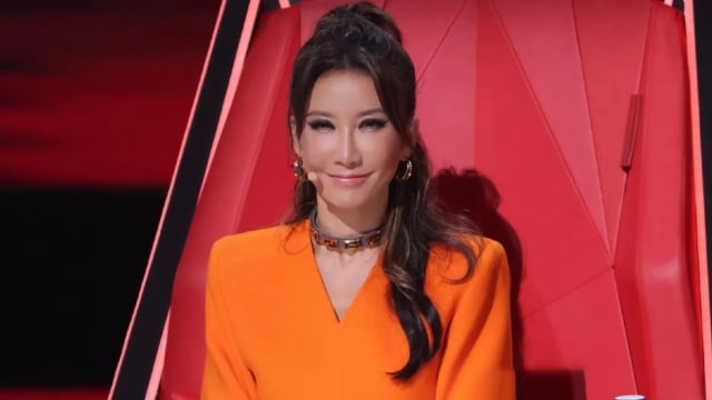 为什么不让学员扶着李玟？《中国好声音》导演回应了