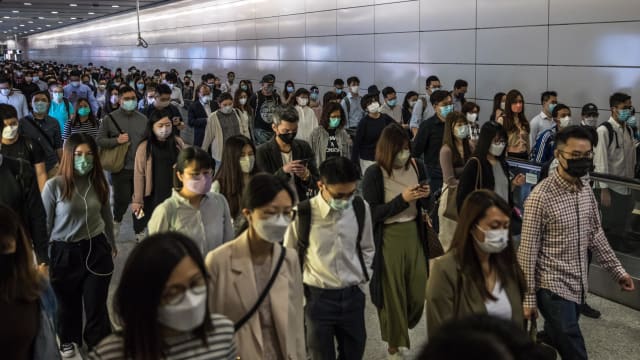 香港病例激增 专家预计单日新病例高峰可达2万起