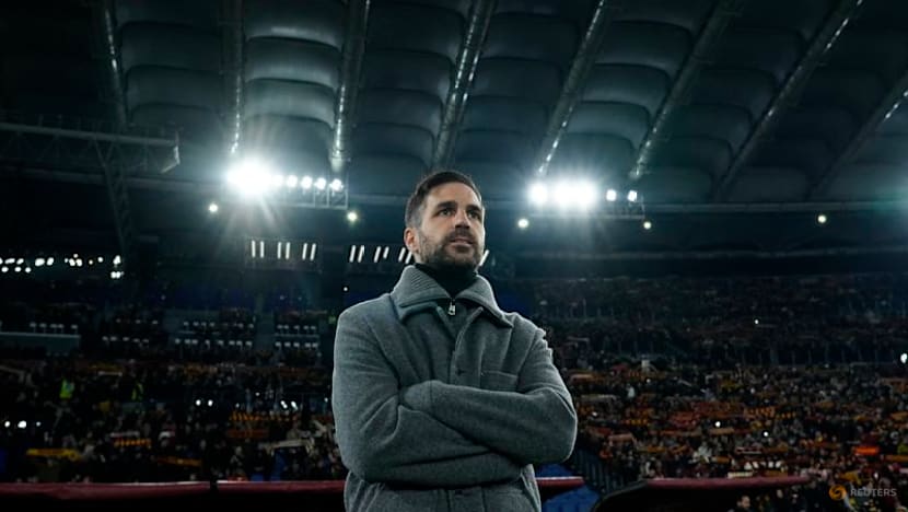 Roma remain in title hunt with 1-0 win over Como