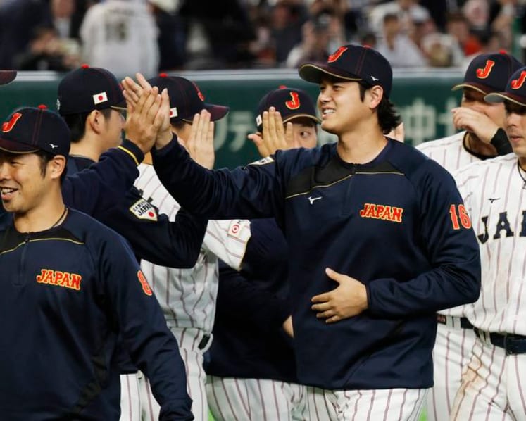 Baseball-Samurai Japan top gutsy Czech team on way to WBC playoffs