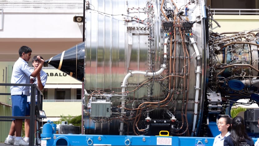 Rolls-Royce kicks off drive to interest students in aerospace industry