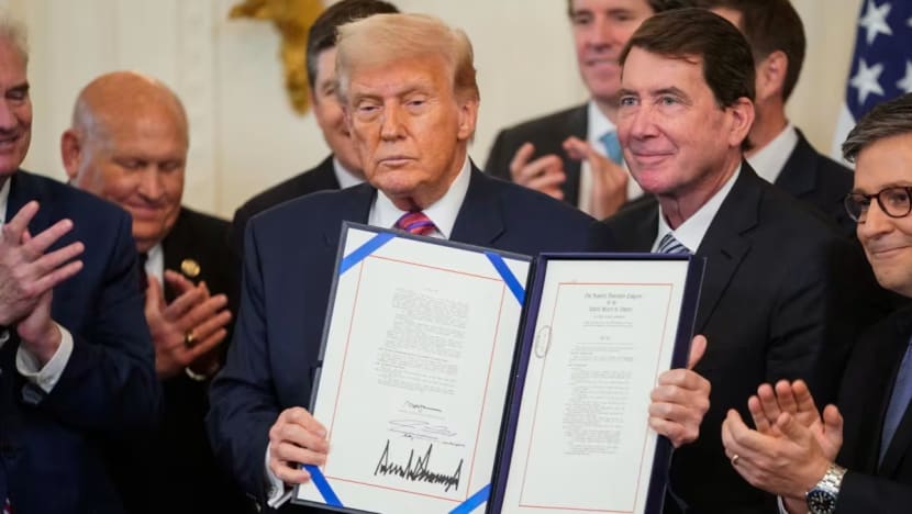 Trump tandatangan mata wang kripto stablecoin jadi undang-undang