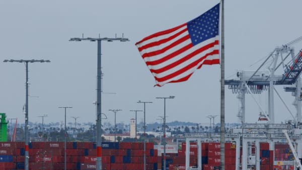China sales to US slump even as exports beat forecasts amid trade war - Channel News Asia (Picture 2)