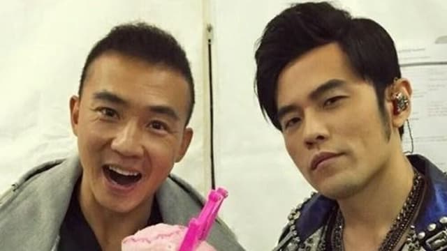 刘畊宏直播观众离开了？曝周杰伦曾为直性脊椎炎所苦，情况严重至……