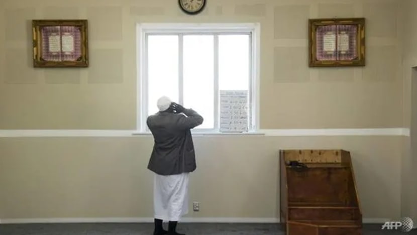 Masyarakat Islam Christchurch 'takut', elak ke masjid sebulan selepas serangan pengganas Masyarakat Islam Christchurch 'takut', elak ke masjid sebulan selepas serangan pengganas