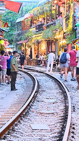 Hanoi proposes suspending popular 'railway cafe street'