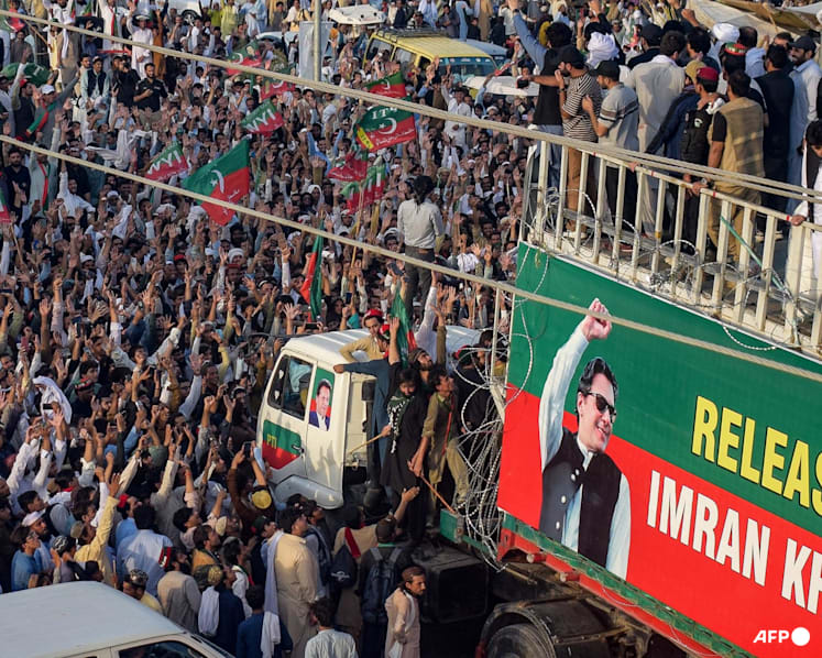 Pro-Imran Khan march starts in Pakistan's northwest Pro-Imran Khan march starts in Pakistan's northwest