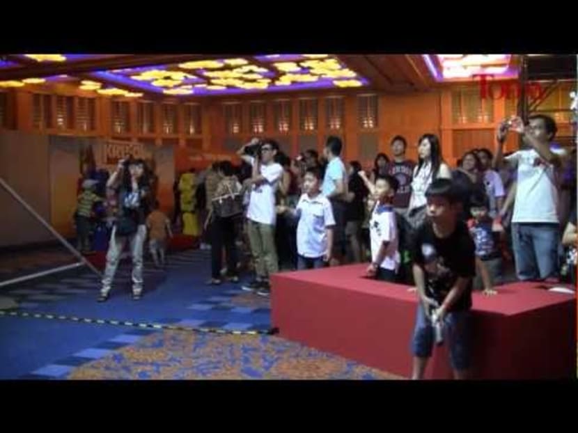 TODAY rolls into the Transformers Cybertron Con 2012 Singapore