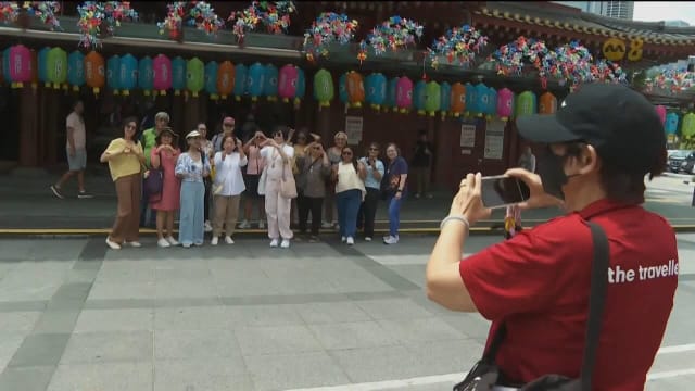 旅客特地来我国 希望在国家体育场外见教宗一面