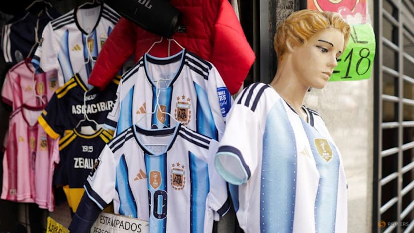World Cup drives up sales of counterfeit jerseys in Argentina