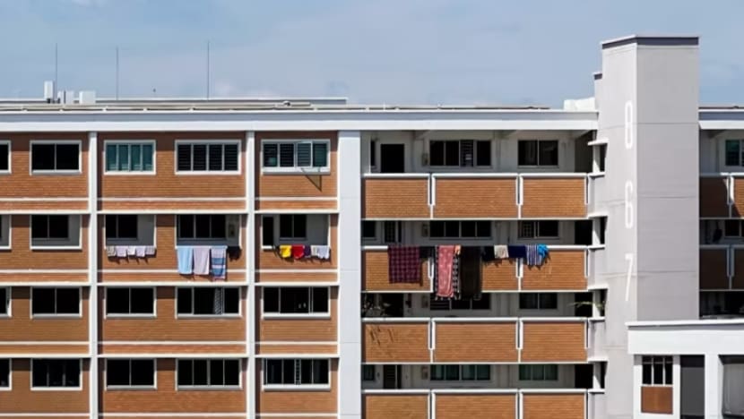 Golongan muda SG pulang ke rumah ibu bapa setelah sewa flat, rumah privet naik lebih 25% tahun lalu Golongan muda SG pulang ke rumah ibu bapa setelah sewa flat, rumah privet naik lebih 25% tahun lalu