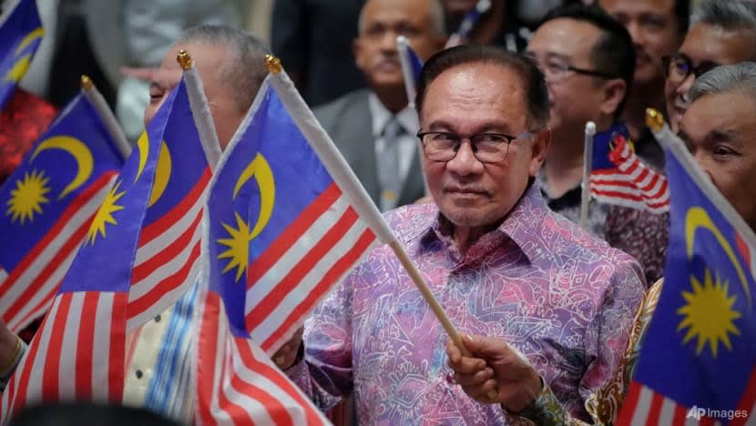 Setahun kerajaan PM Anwar: Prestasi ekonomi pada landasan betul walau populariti merosot Setahun kerajaan PM Anwar: Prestasi ekonomi pada landasan betul walau populariti merosot