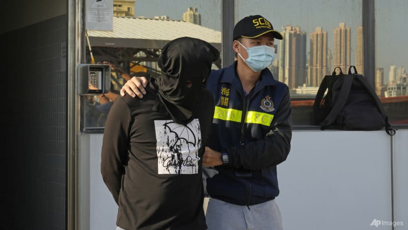 Hong Kong customs seize smuggled lobsters amid Australia ban