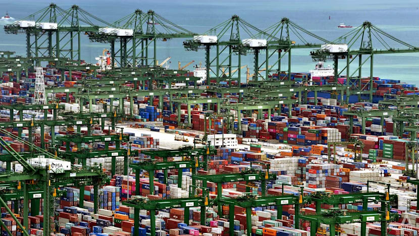Kapal kontena berdaftar London terbakar di Terminal Pasir Panjang PSA