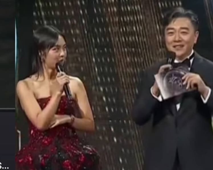 Star Awards 2025: Chantalle Ng thanks fellow host Guo Liang for saving the day when she blanked out on stage
