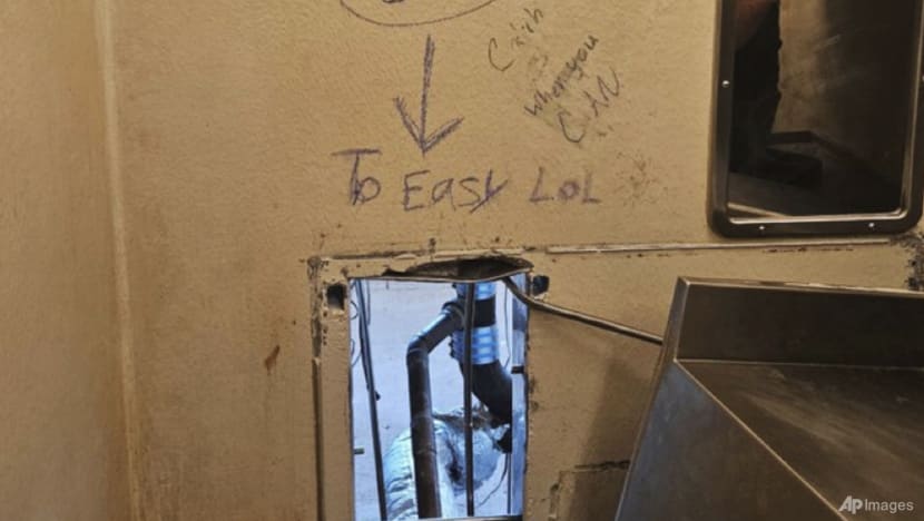 Ten inmates, including accused murderers, escape New Orleans jail with 'inside' help Ten inmates, including accused murderers, escape New Orleans jail with 'inside' help