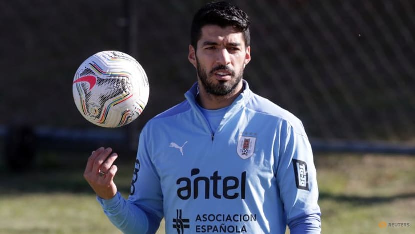 Suarez slams Bielsa's coaching style for dividing Uruguay team Suarez slams Bielsa's coaching style for dividing Uruguay team